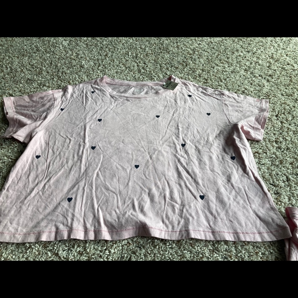 Pink T-Shirt crop
Pink
Size: M & LG(2)